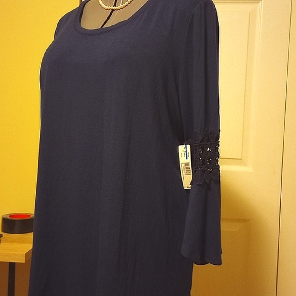 New Directions Navy blouse, Sleeves with cut out design. Enlarge to see sleeve!